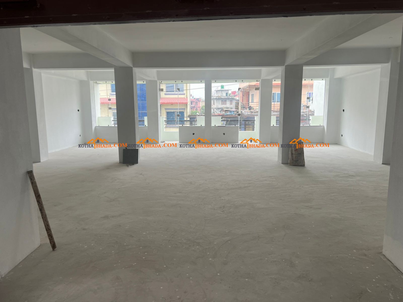 Office space available for rent (TOTAL 4 FLATS EACH DIFFERENT PRICE 40K to 1 lakh)